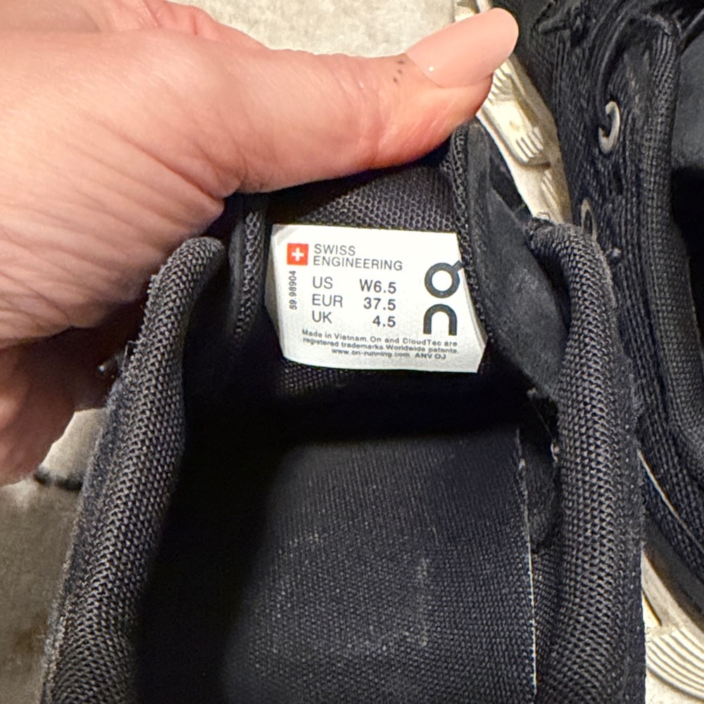 On Running Womens Black and White Sneakers size 6.5 - Picture 8 of 12